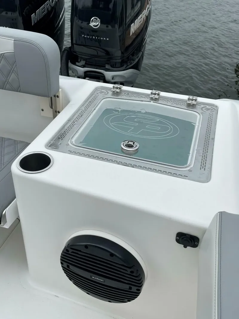 Slide: The Image of Sea Pro 320 DLX 2023- Livewell 2023 Sea Pro 320 DLX  - 5143352