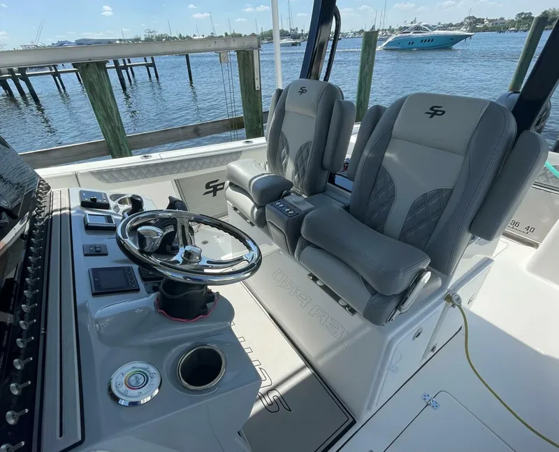 Slide: The Image of Sea Pro 320 DLX 2023- Helm Seating  2023 Sea Pro 320 DLX  - 5143358