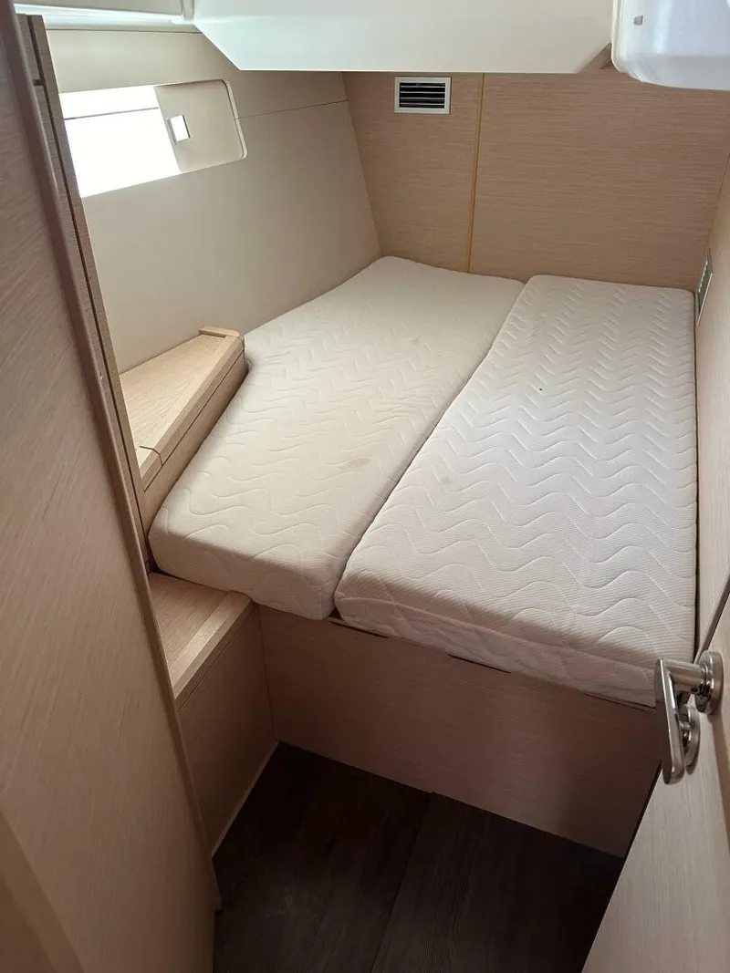 Slide: The Image of Jeanneau 51 2018 - 5143550