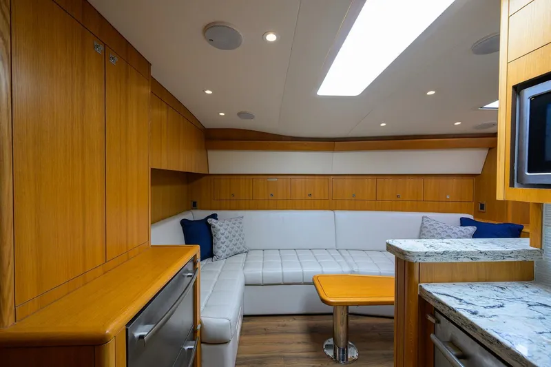 Slide: The Image of Salon 2015 Hatteras 45 Express Sola Mia - 5143821