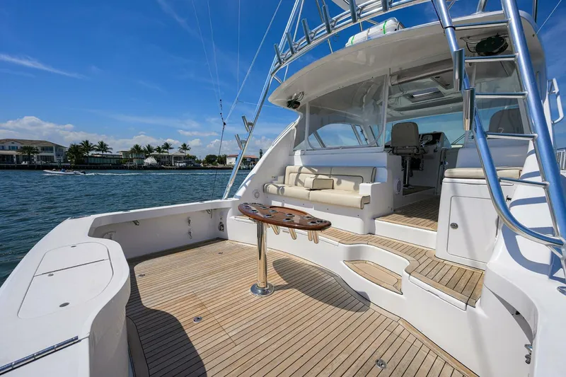 Slide: The Image of Cockpit 2015 Hatteras 45 Express Sola Mia - 5143872