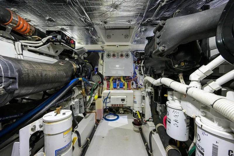 Slide: The Image of Engine Room 2015 Hatteras 45 Express Sola Mia - 5143878