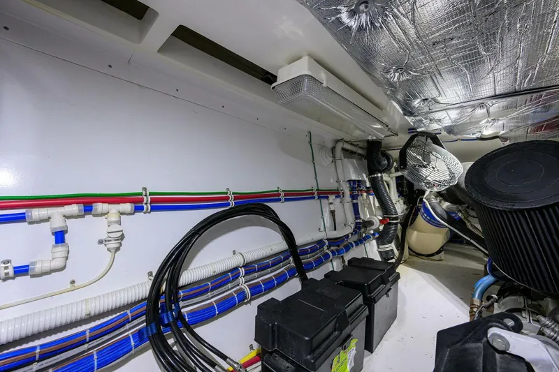 Slide: The Image of Engine Room 2015 Hatteras 45 Express Sola Mia - 5143883
