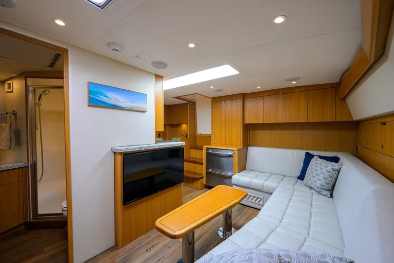 Slide: The Image of Salon 2015 Hatteras 45 Express Sola Mia - 5143825