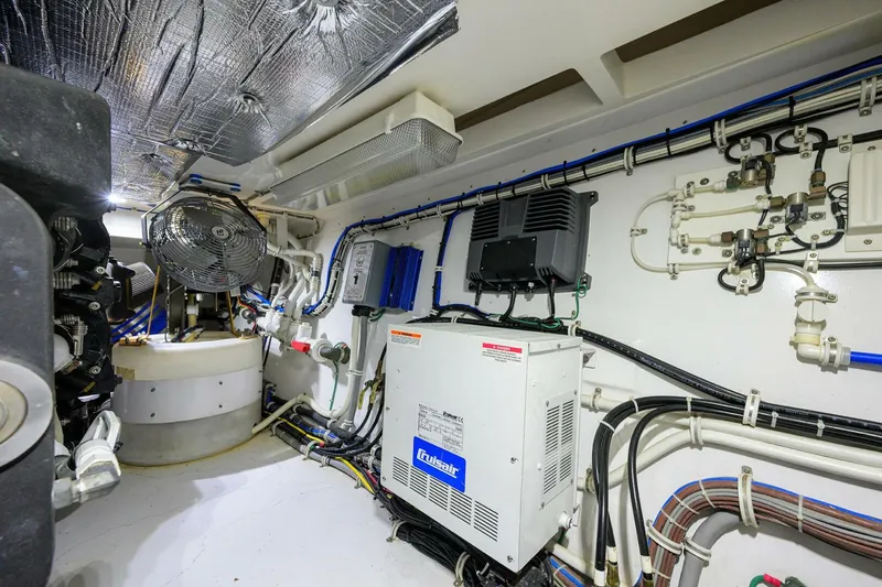 Slide: The Image of Engine Room 2015 Hatteras 45 Express Sola Mia - 5143886