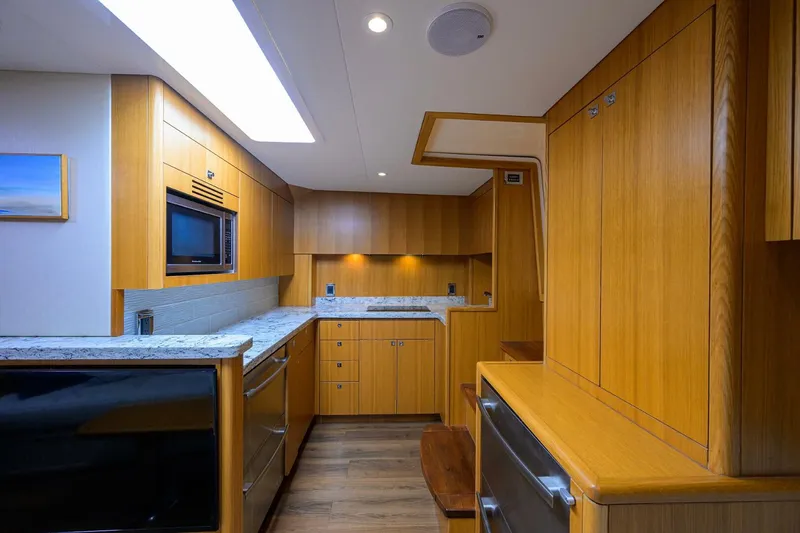 Slide: The Image of Salon 2015 Hatteras 45 Express Sola Mia - 5143816