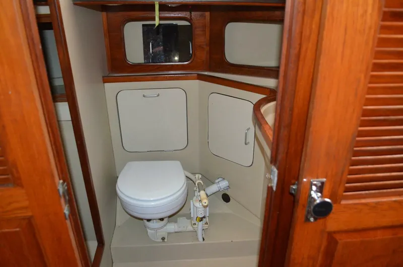 Slide: The Image of C&C LANDFALL 38 SLOOP 1983 - 5147475