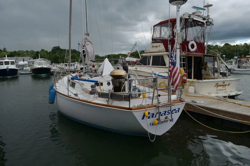 Slide: The Image of C&C LANDFALL 38 SLOOP 1983 - 5147463