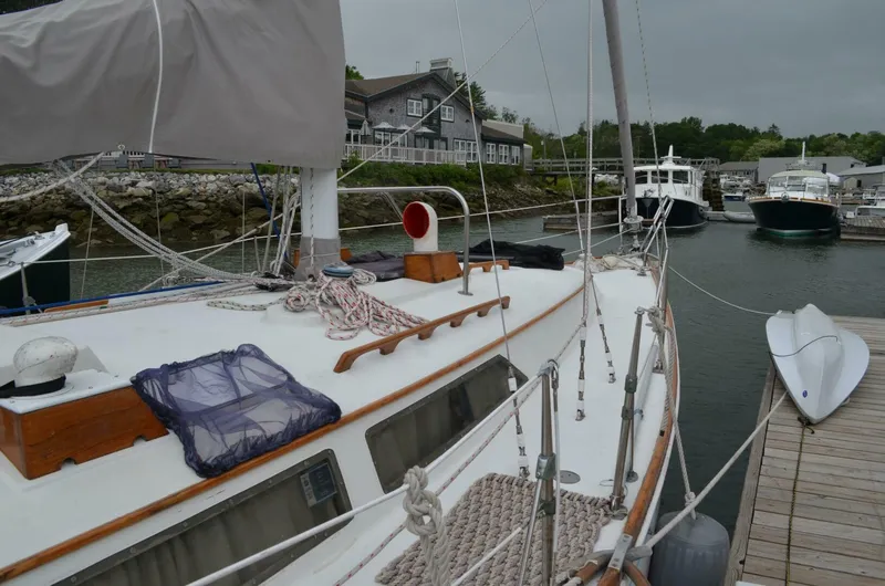 Slide: The Image of C&C LANDFALL 38 SLOOP 1983 - 5147467