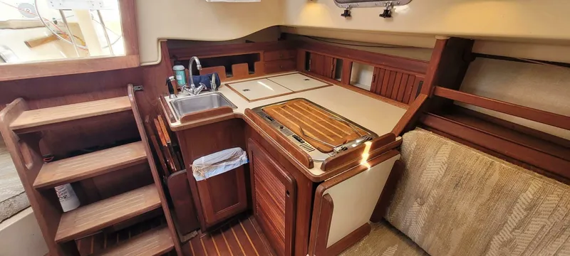 Slide: The Image of Island Packet 27 Sloop 1986 - 5146769