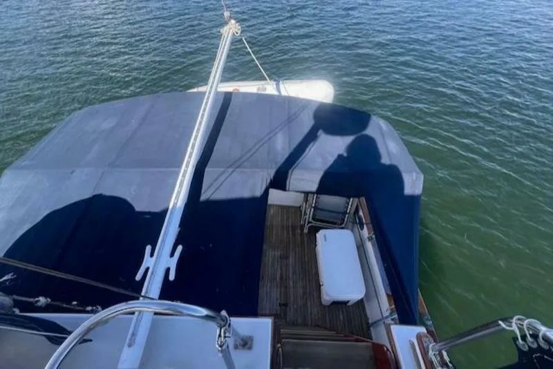 Slide: The Image of Grand Banks 32 Flybridge Trawler (Hull#683) 1980 - 5147574