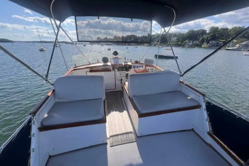 Slide: The Image of Grand Banks 32 Flybridge Trawler (Hull#683) 1980 - 5147578