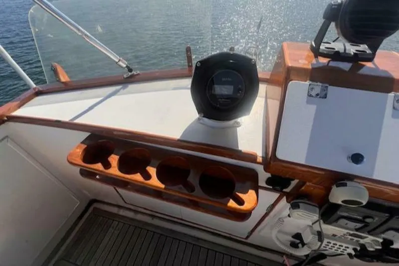 Slide: The Image of Grand Banks 32 Flybridge Trawler (Hull#683) 1980 - 5147583