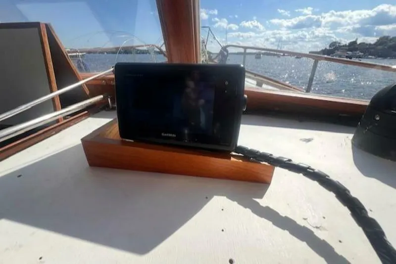 Slide: The Image of Grand Banks 32 Flybridge Trawler (Hull#683) 1980 - 5147595