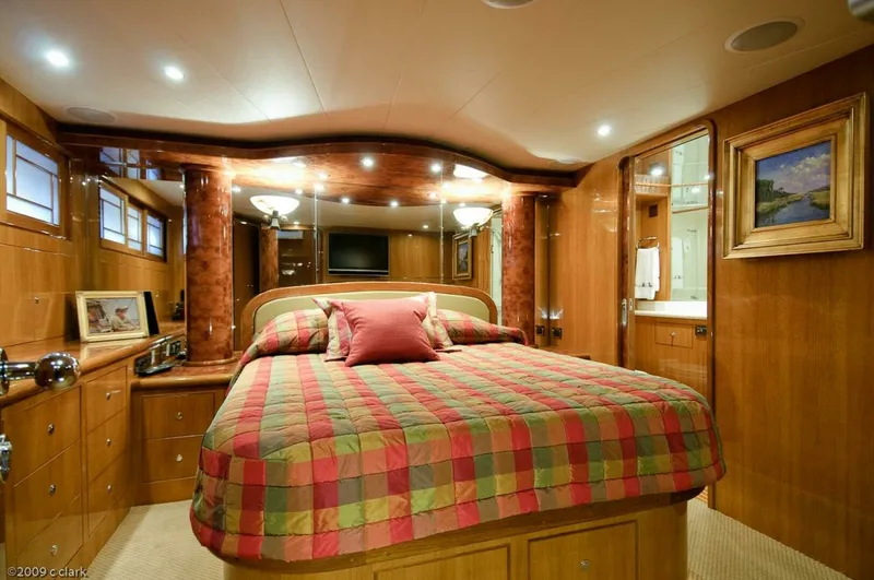 Slide: The Image of 2005 Ocean Alexander 58 - Guest Stateroom 2005 Ocean Alexander 58 Momentum III - 7652070