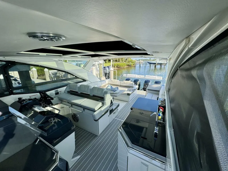 Slide: The Image of Helm Deck 2019 Formula 43 Take A Break - 5149056