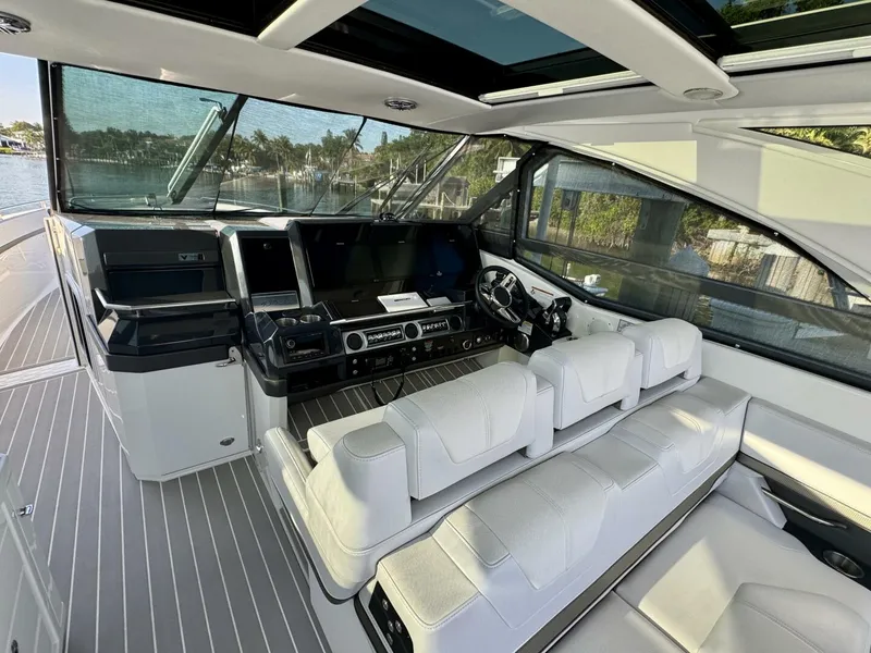 Slide: The Image of Helm Deck 2019 Formula 43 Take A Break - 5149058