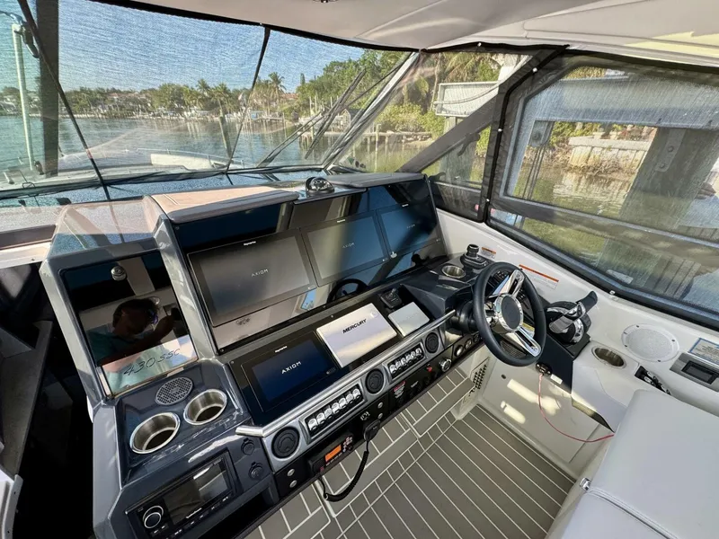 Slide: The Image of Helm Deck 2019 Formula 43 Take A Break - 5149059