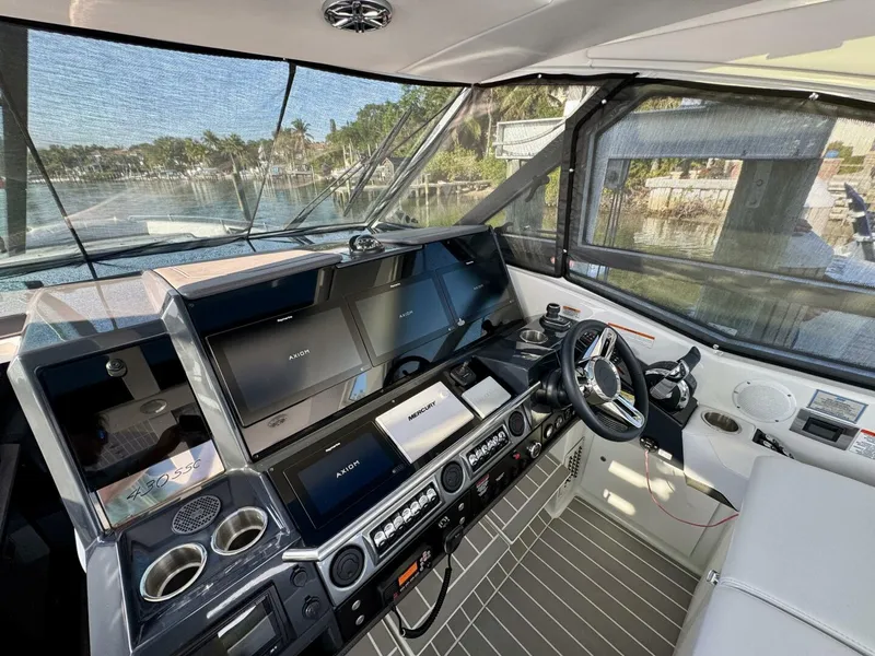 Slide: The Image of Helm Deck 2019 Formula 43 Take A Break - 5149060