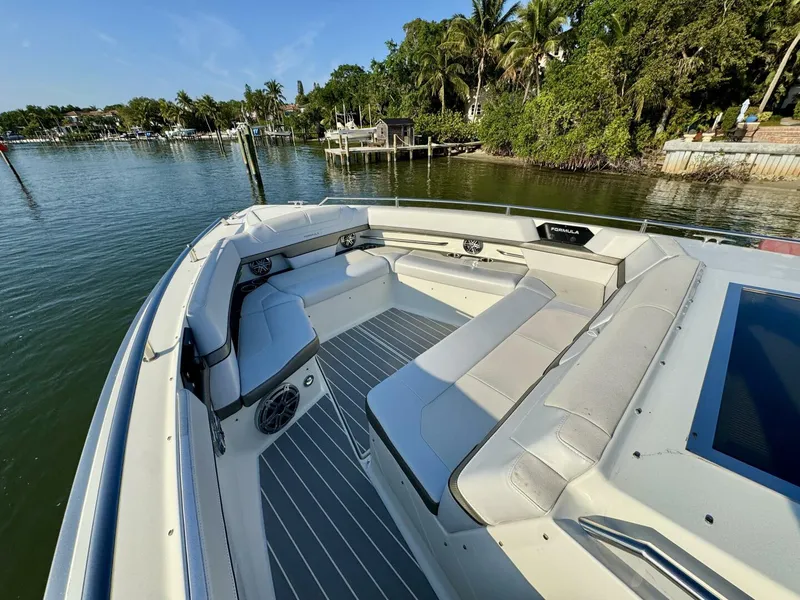 Slide: The Image of Bow 2019 Formula 43 Take A Break - 5149053