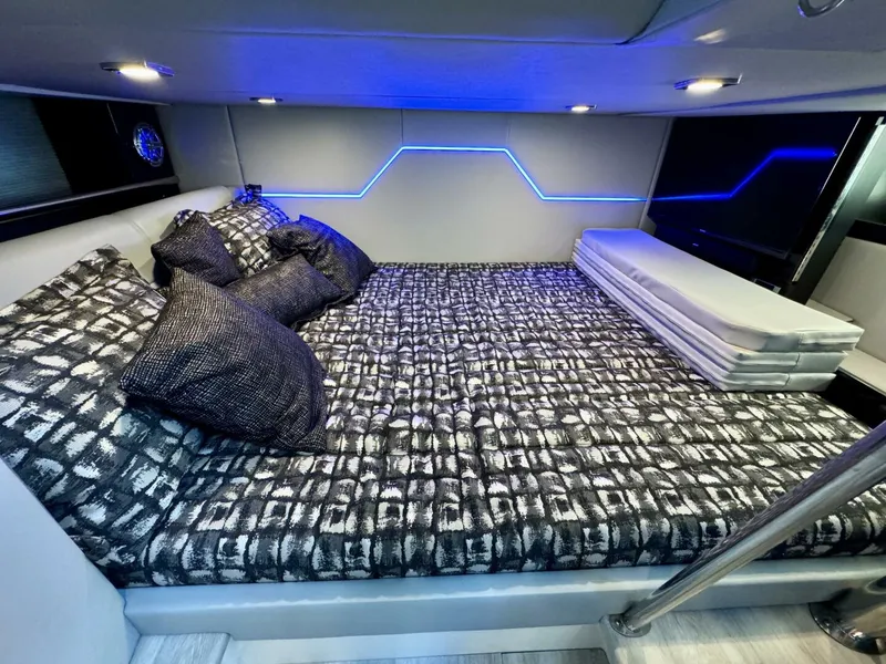 Slide: The Image of Stateroom 2019 Formula 43 Take A Break - 5149037