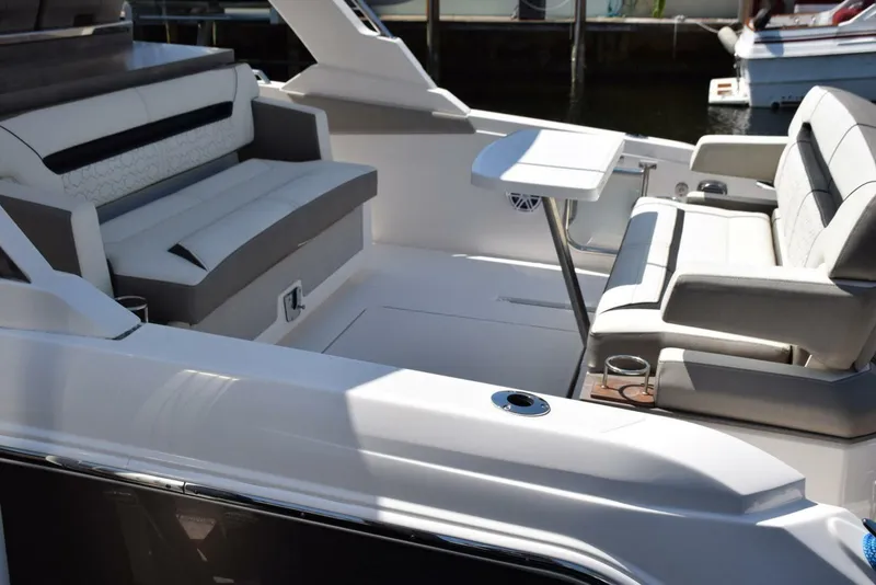 Slide: The Image of Cockpit with Opposing Settees and moveable table - 5367509