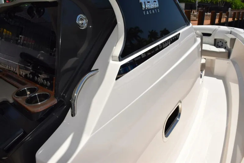 Slide: The Image of Non-Skid Walkaround To Foredeck Seating - 5367522