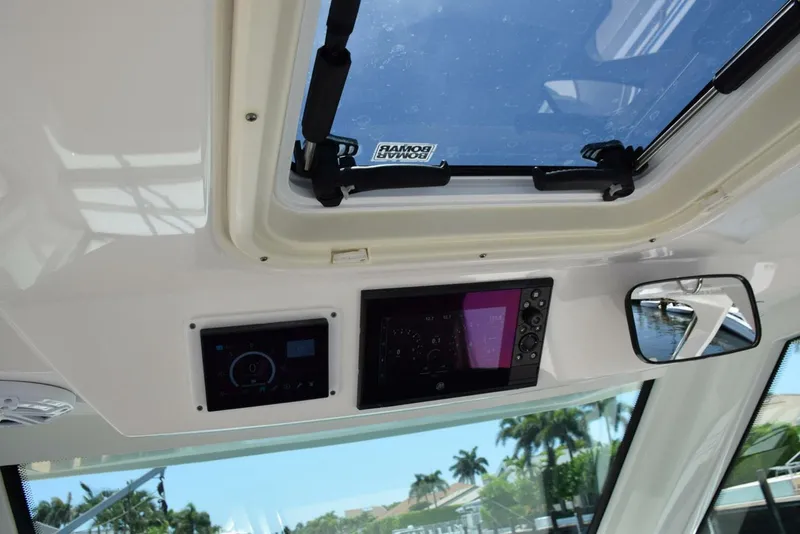 Slide: The Image of Overhead Hardtop Hatch And Rearview Mirror - 5367537