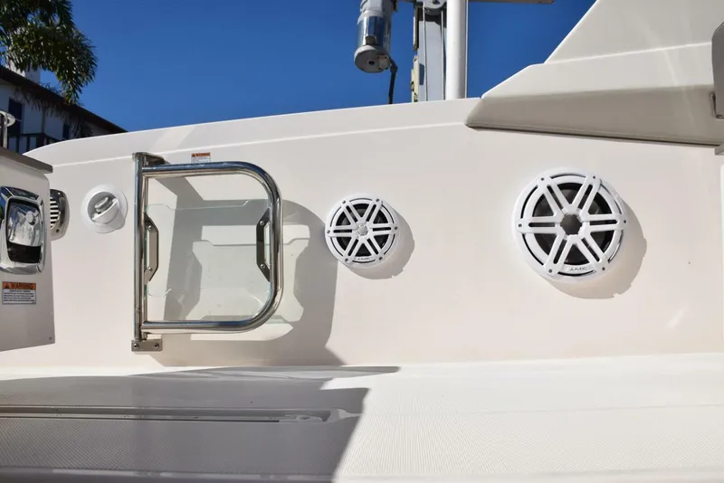 Slide: The Image of Extra Stereo JL Audio In Cockpit - 5367552