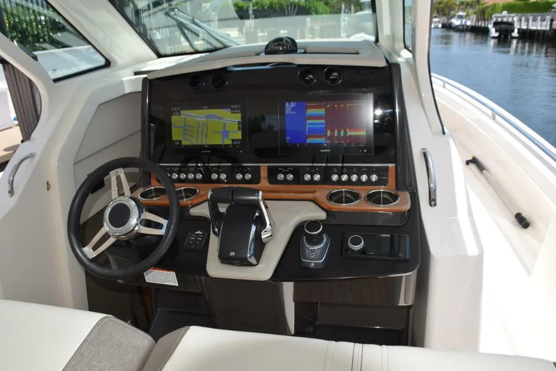 Slide: The Image of Helm Centerline - 5367498