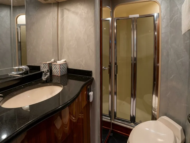 Slide: The Image of Viking 74 STREAM RUNNER- Head 2005 Viking Enclosed STREAM RUNNER - 7674367