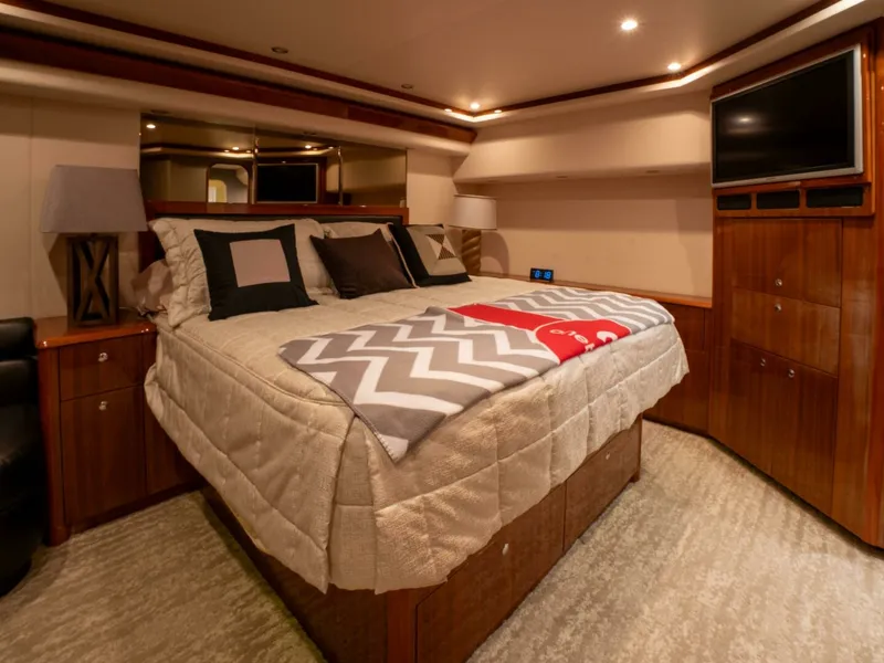 Slide: The Image of Viking 74 STREAM RUNNER-Stateroom 2005 Viking Enclosed STREAM RUNNER - 7674368