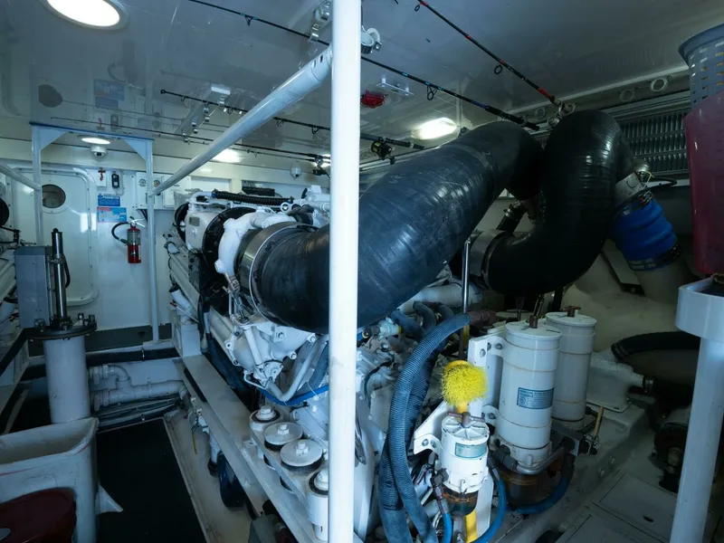 Slide: The Image of Viking 74 STREAM RUNNER- Engine Room 2005 Viking Enclosed STREAM RUNNER - 7674373