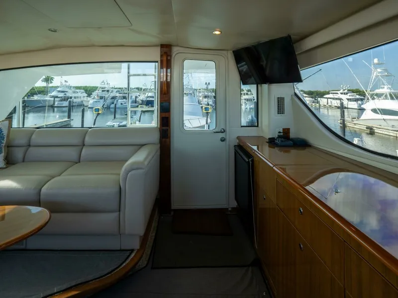Slide: The Image of Viking 74 STREAM RUNNER- Flybridge 2005 Viking Enclosed STREAM RUNNER - 7674361
