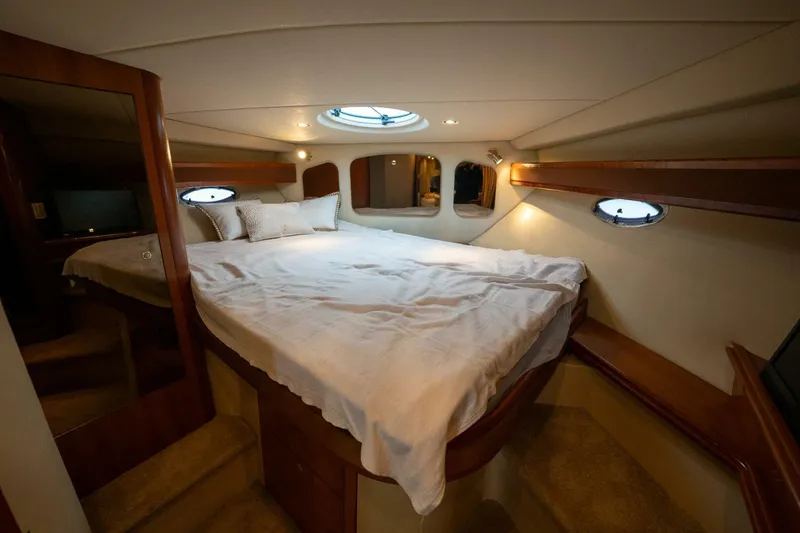 Slide: The Image of Cruisers 370 Express 2004 - 5149705