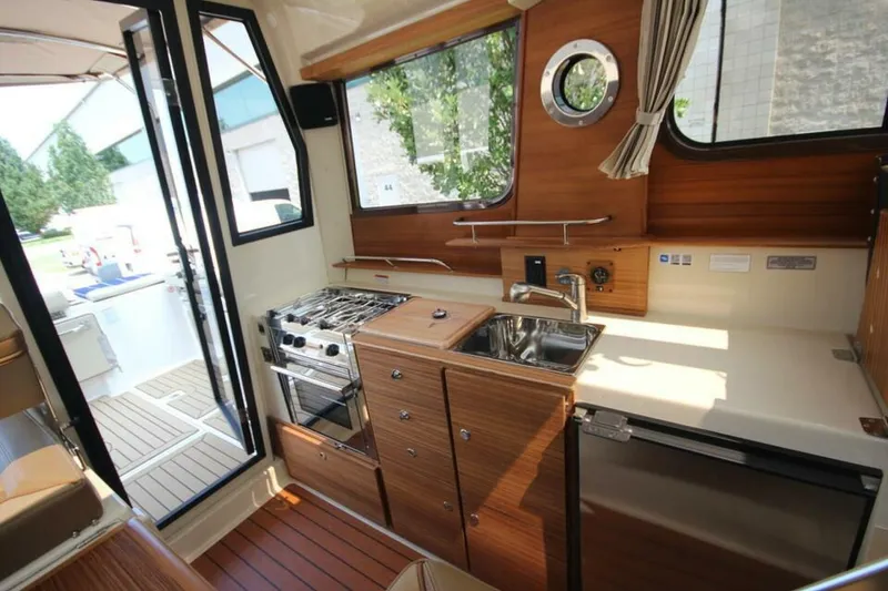 Slide: The Image of Ranger Tug R-27 Luxury Edition 2025 - 5150353