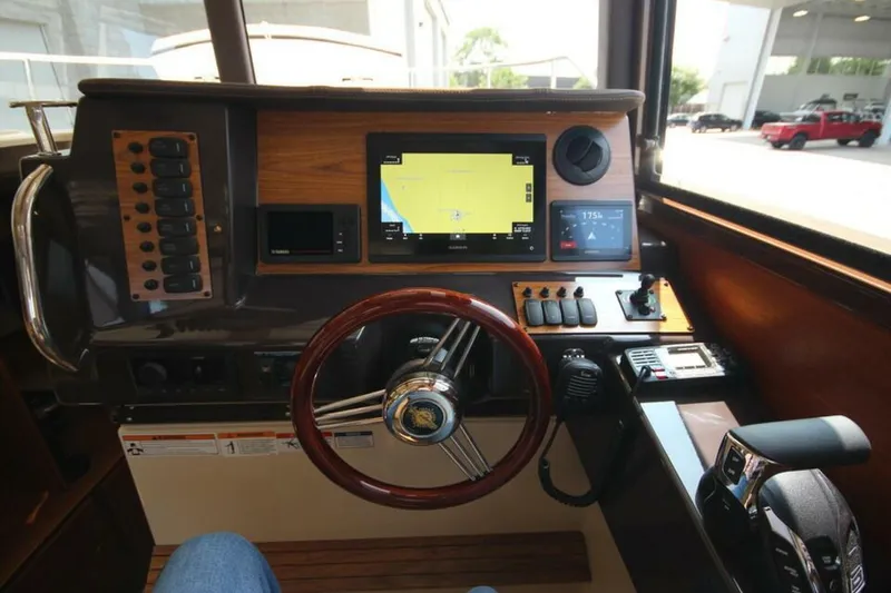 Slide: The Image of Ranger Tug R-27 Luxury Edition 2025 - 5150357