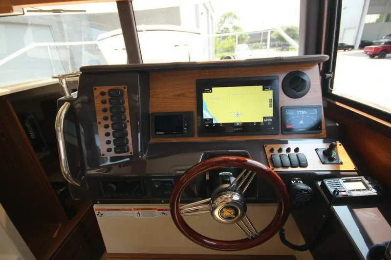 Slide: The Image of Ranger Tug R-27 Luxury Edition 2025 - 5150358