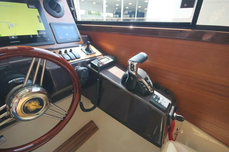 Slide: The Image of Ranger Tug R-27 Luxury Edition 2025 - 5150359