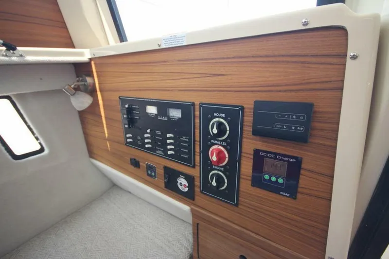 Slide: The Image of Ranger Tug R-27 Luxury Edition 2025 - 5150362