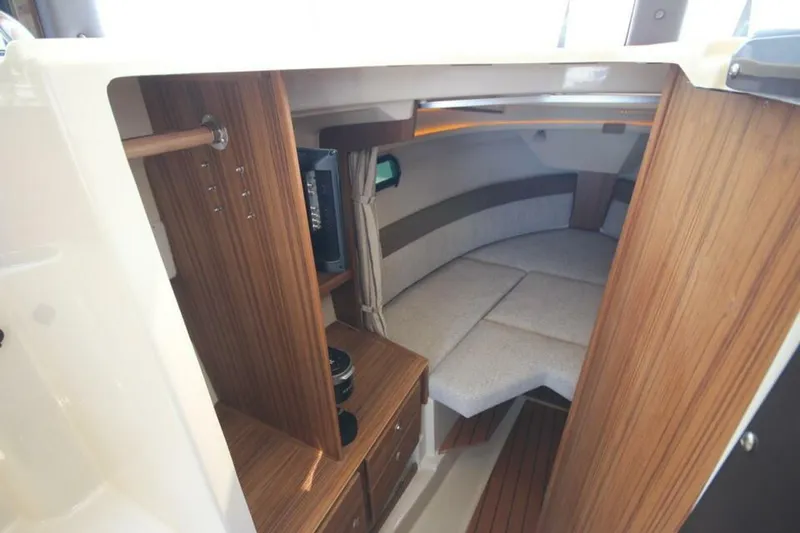 Slide: The Image of Ranger Tug R-27 Luxury Edition 2025 - 5150364