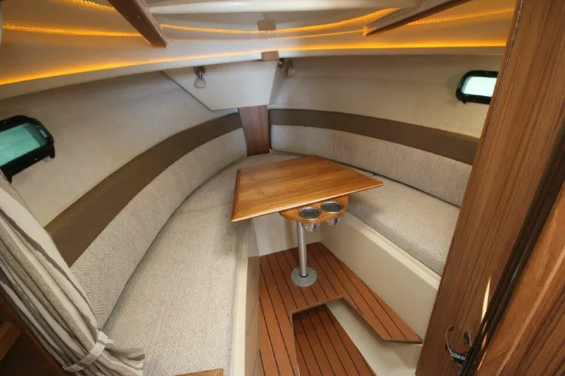 Slide: The Image of Ranger Tug R-27 Luxury Edition 2025 - 5150366