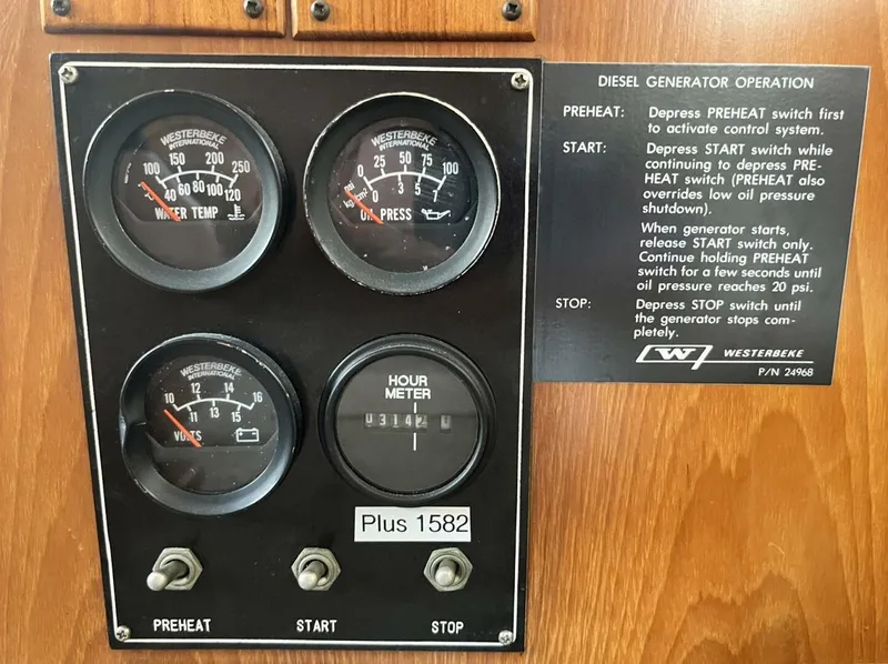 Slide: The Image of Symbol 44 Sun Deck MK II 1987 - 5150833