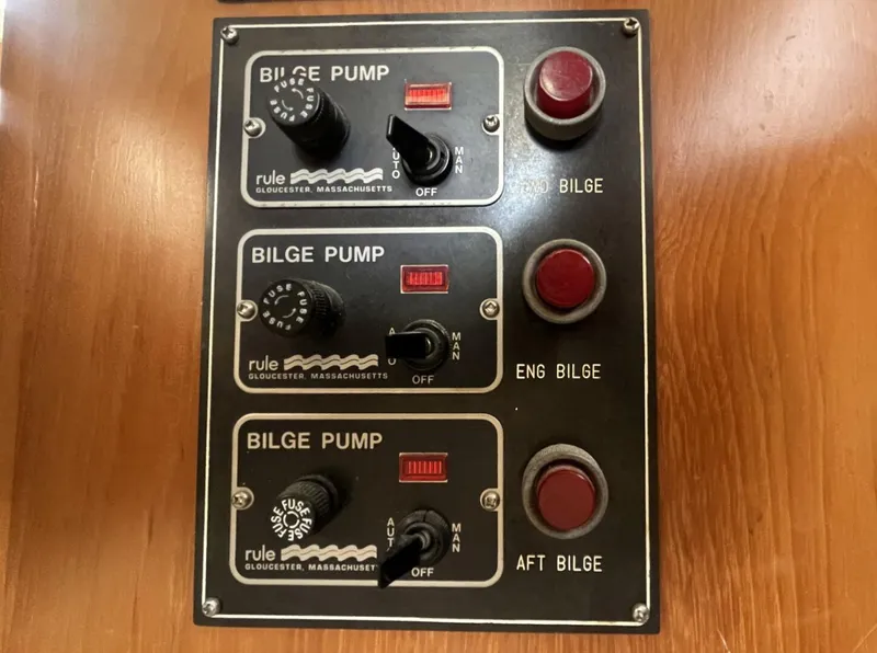 Slide: The Image of Symbol 44 Sun Deck MK II 1987 - 5150834