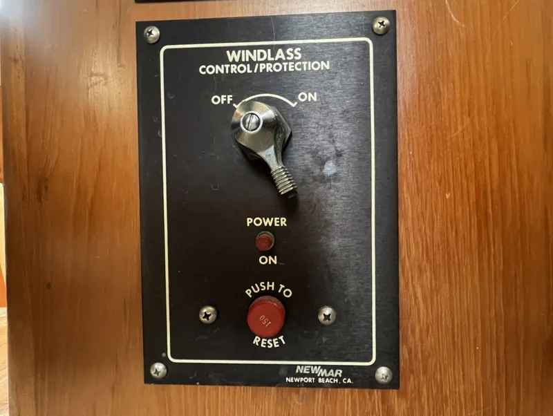 Slide: The Image of Symbol 44 Sun Deck MK II 1987 - 5150835