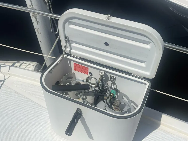 Slide: The Image of Symbol 44 Sun Deck MK II 1987 - 5150729