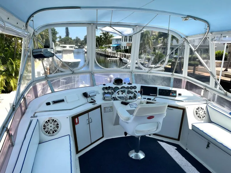 Slide: The Image of Symbol 44 Sun Deck MK II 1987 - 5150733