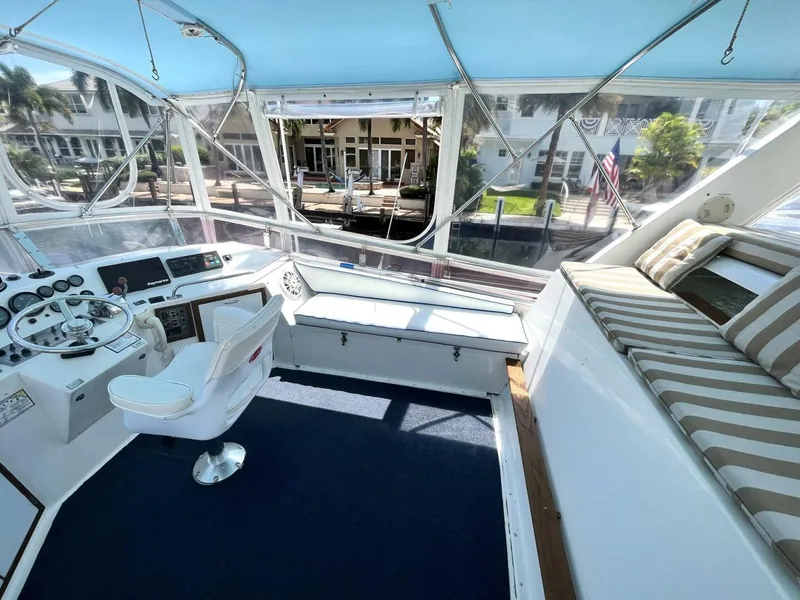 Slide: The Image of Symbol 44 Sun Deck MK II 1987 - 5150734