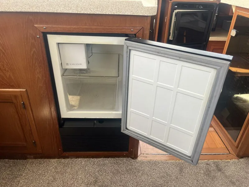 Slide: The Image of Symbol 44 Sun Deck MK II 1987 - 5150754