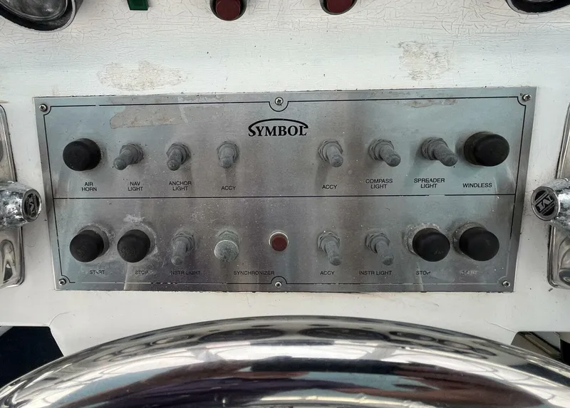 Slide: The Image of Symbol 44 Sun Deck MK II 1987 - 5150808